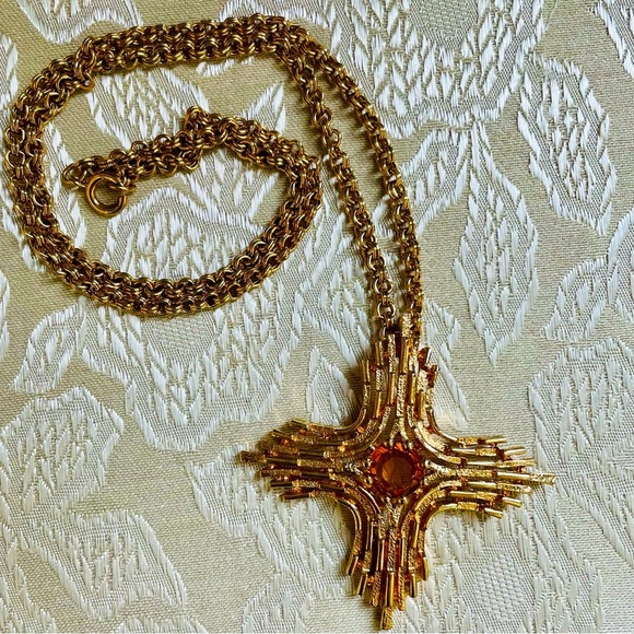 Sarah Coventry 1970's Vintage Gold Tone Amber Crystal Cross Pendant Necklace - Picture 1 of 8
